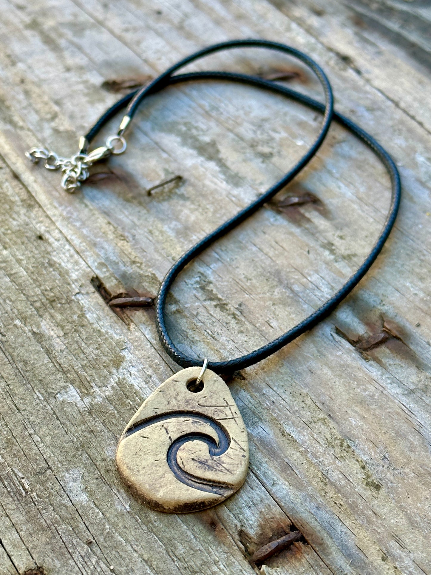 Halsband Ancient Wave