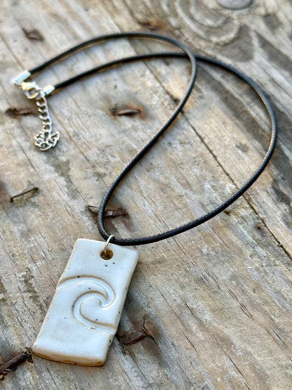 Halsband White Wave
