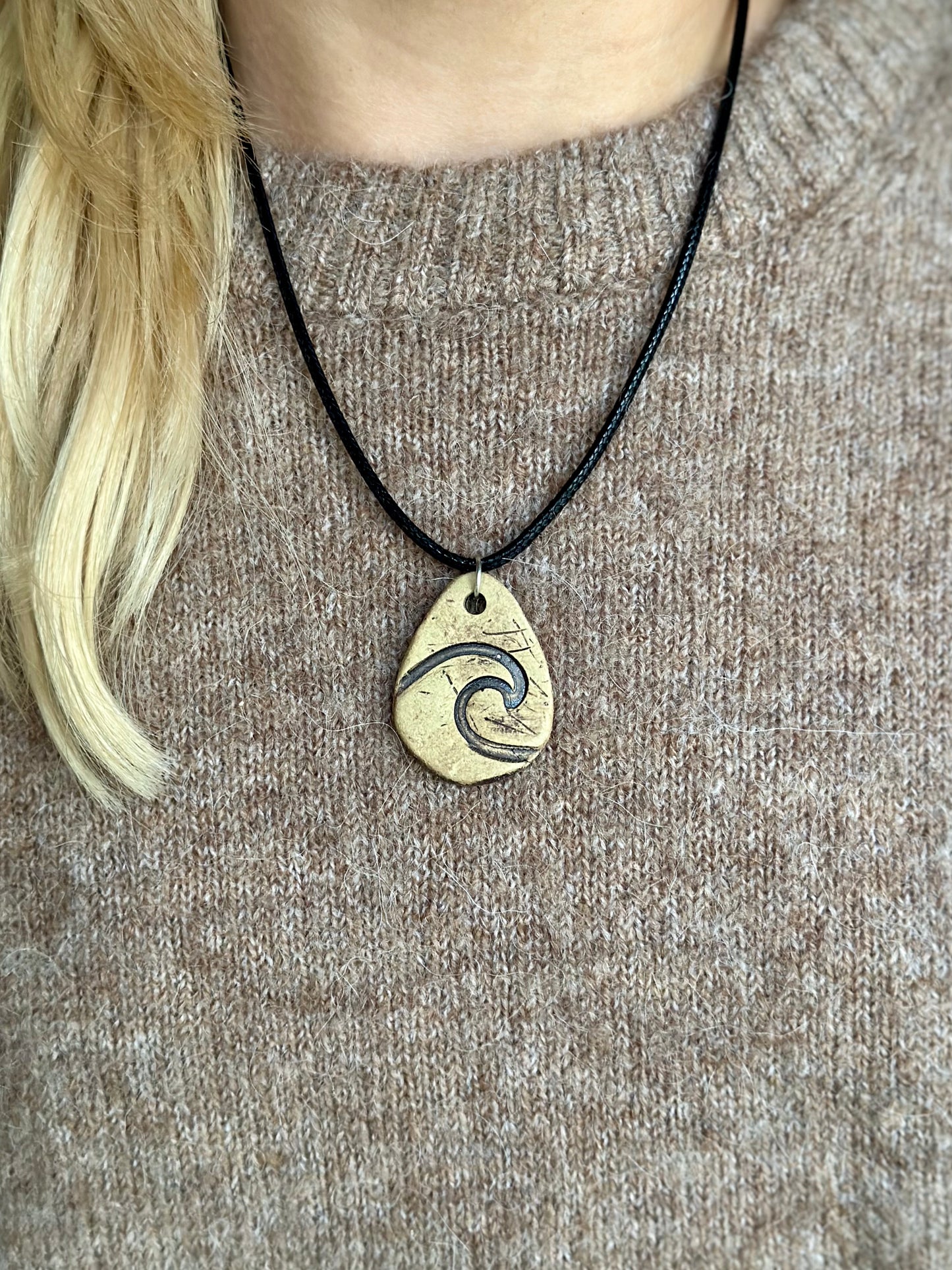 Halsband Ancient Wave
